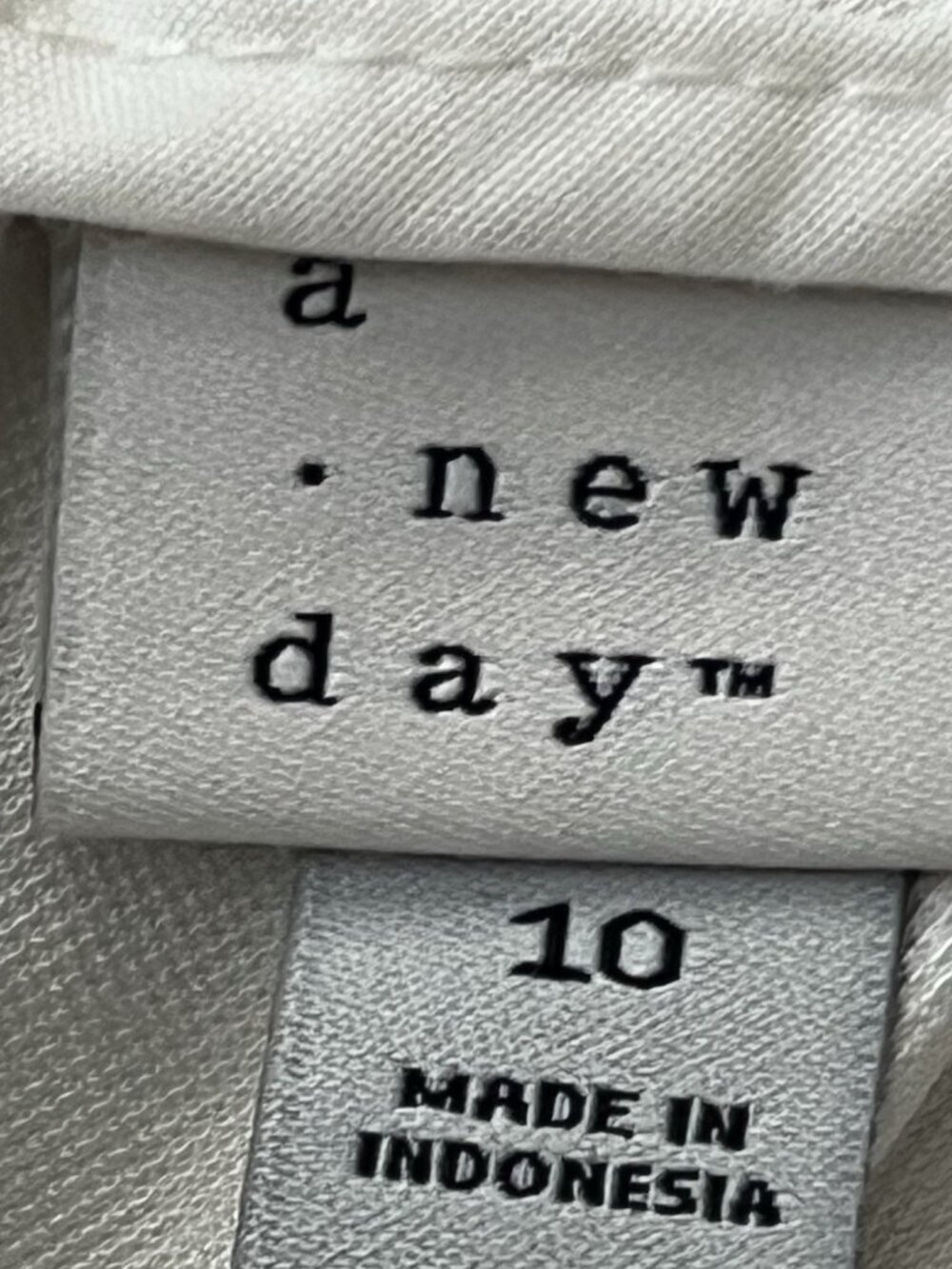 A NEW DAY Womens High-Rise Slim Fit Effortless Pintuck Ankle Pants Size 10 Cream - Picture 5 of 10